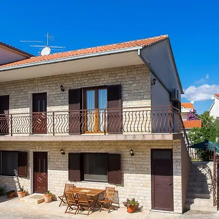 Olivera Apartment *