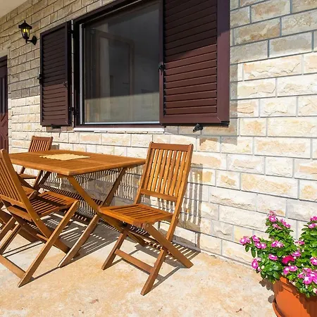 Apartman Olivera *